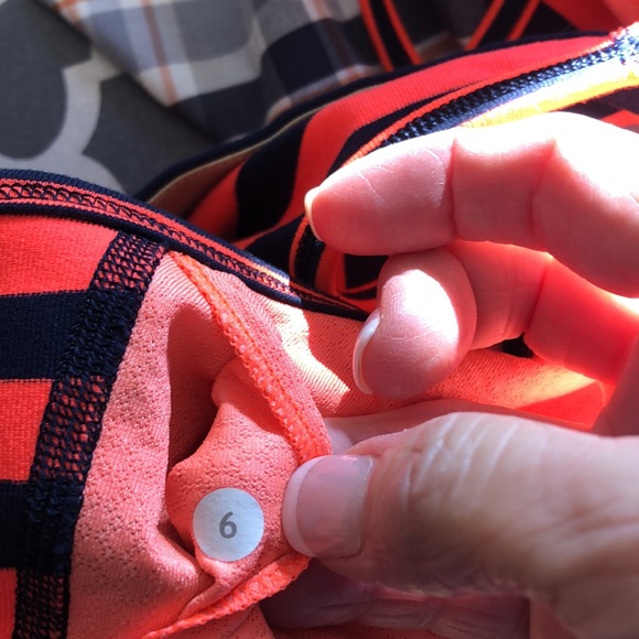 Lululemon no limits tank size 6 - Picture 10 of 12